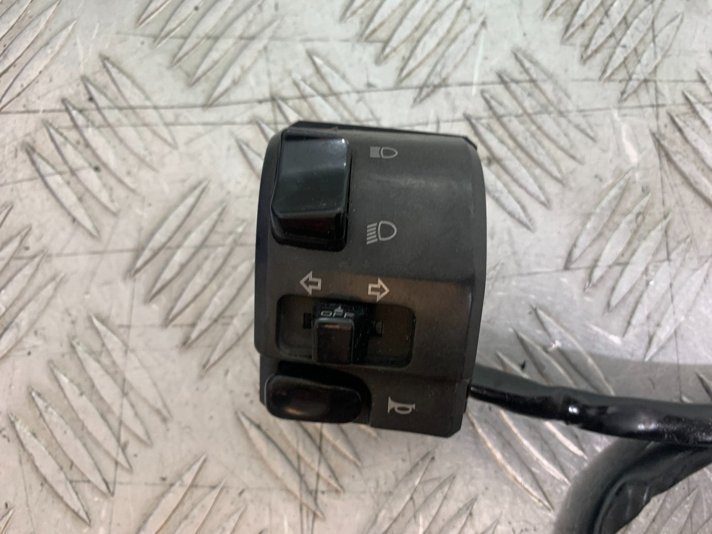 KTM 990 SUPER DUKE LEFT SWITCH GEAR  YEAR 2007-2011  (CMB1207)