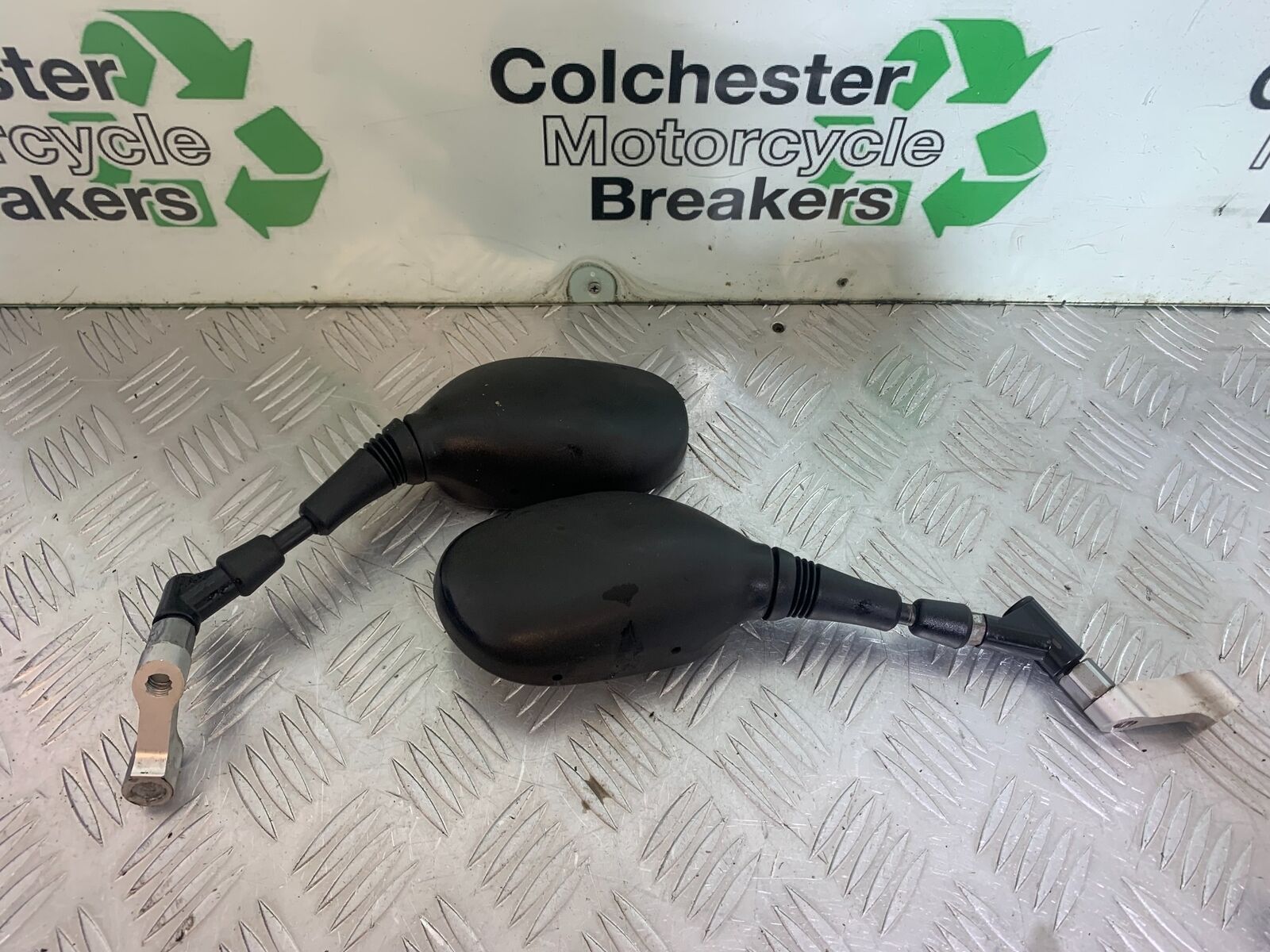 SUZUKI AN 200 UN 200 BURGMAN MIRRORS   YEAR 2007-09 (CMB1128)