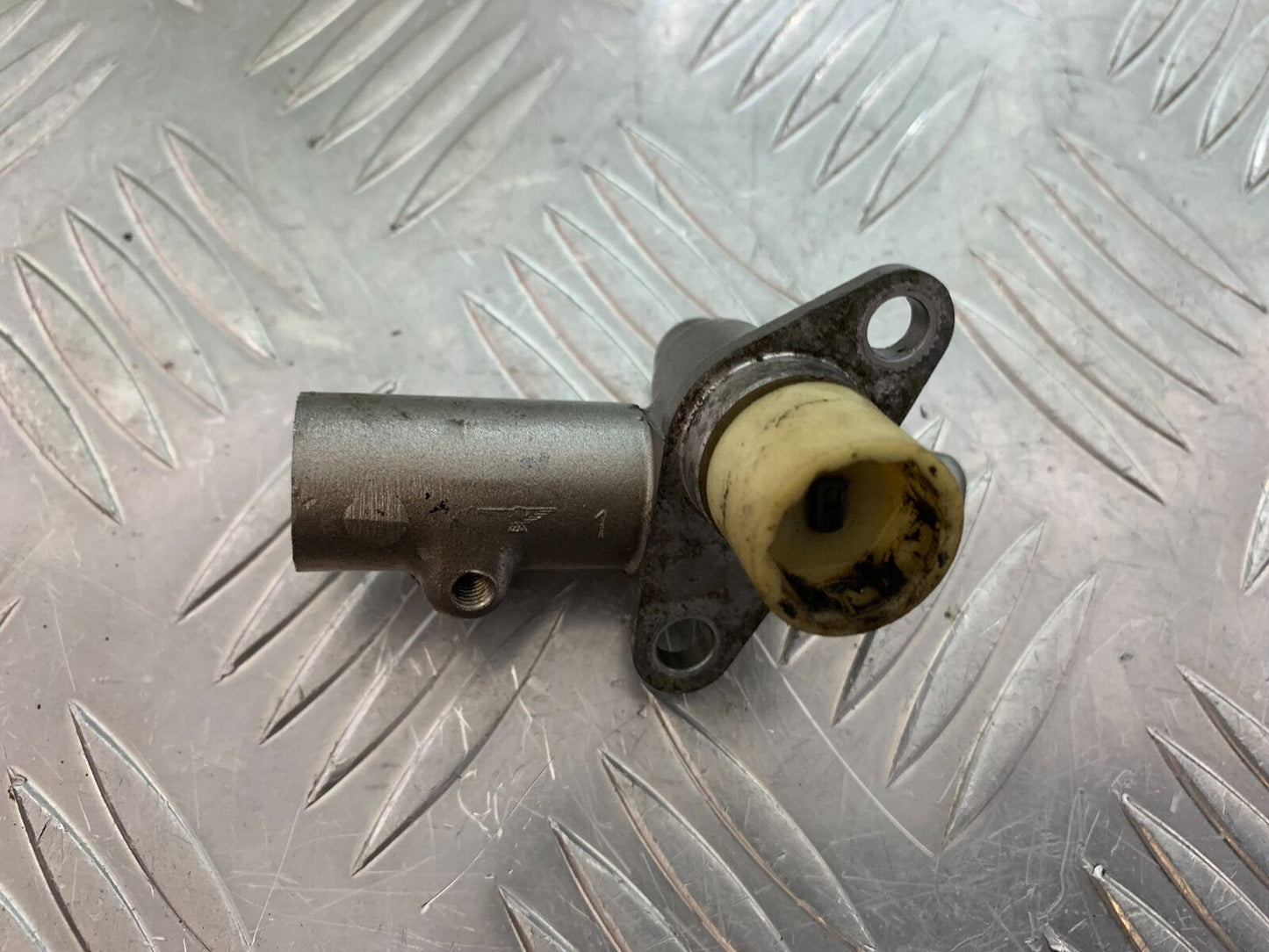 HONDA CB600 CB 600 HORNET SPEEDO DRIVE  YEAR 1998-2002 (CMB1011)