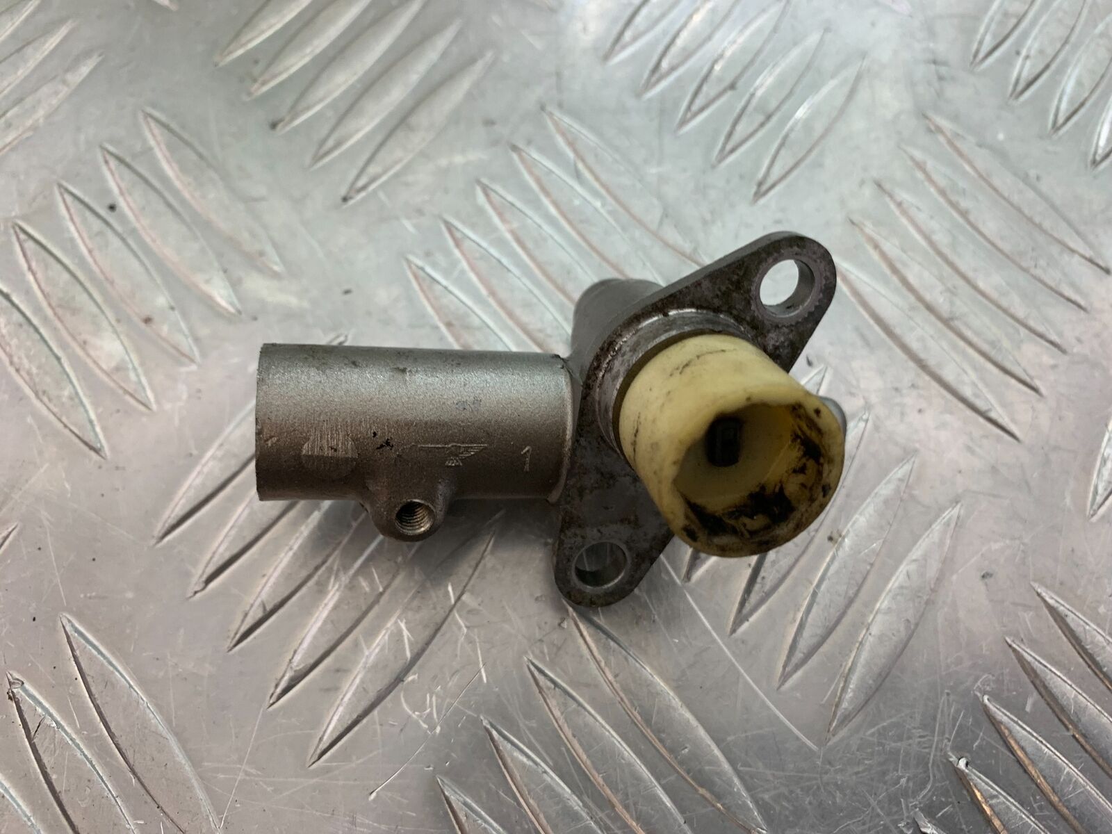 HONDA CB600 CB 600 HORNET SPEEDO DRIVE  YEAR 1998-2002 (CMB1011)