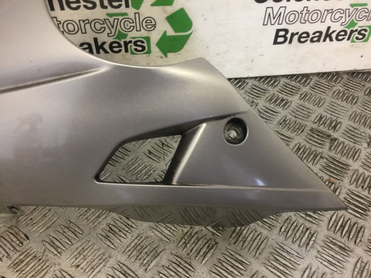 KAWASAKI ER6 F LEFT BELLY PAN  YEAR 2009-2011 (STOCK 412)