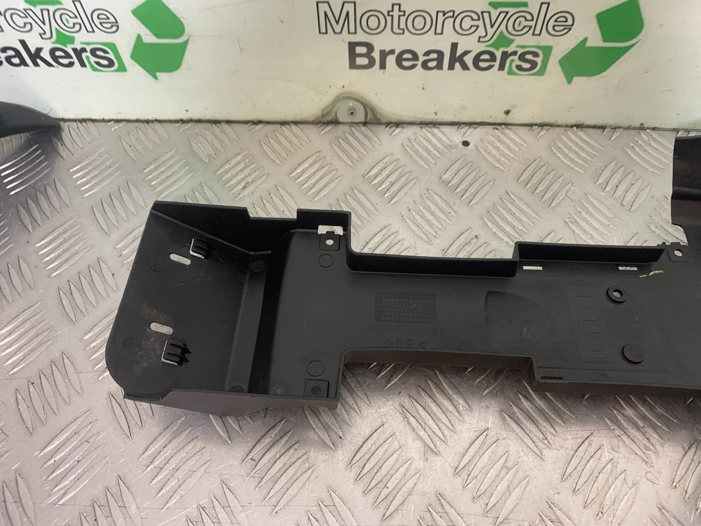 YAMAHA YZF-R125 YZF 125 UNDERTRAY YEAR 2019-2022 (CMB1263)