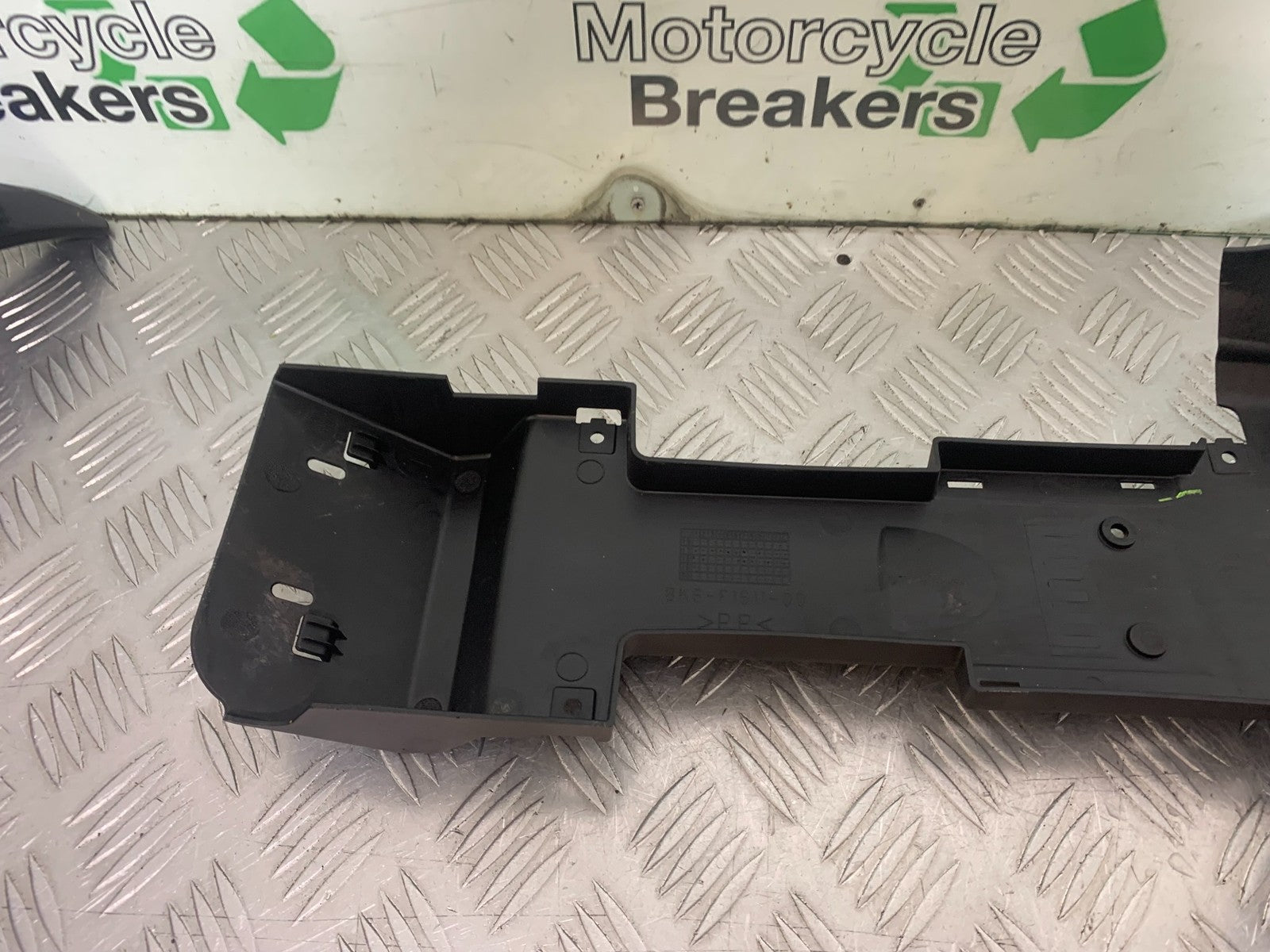 YAMAHA YZF-R125 YZF 125 UNDERTRAY YEAR 2019-2022 (CMB1263)