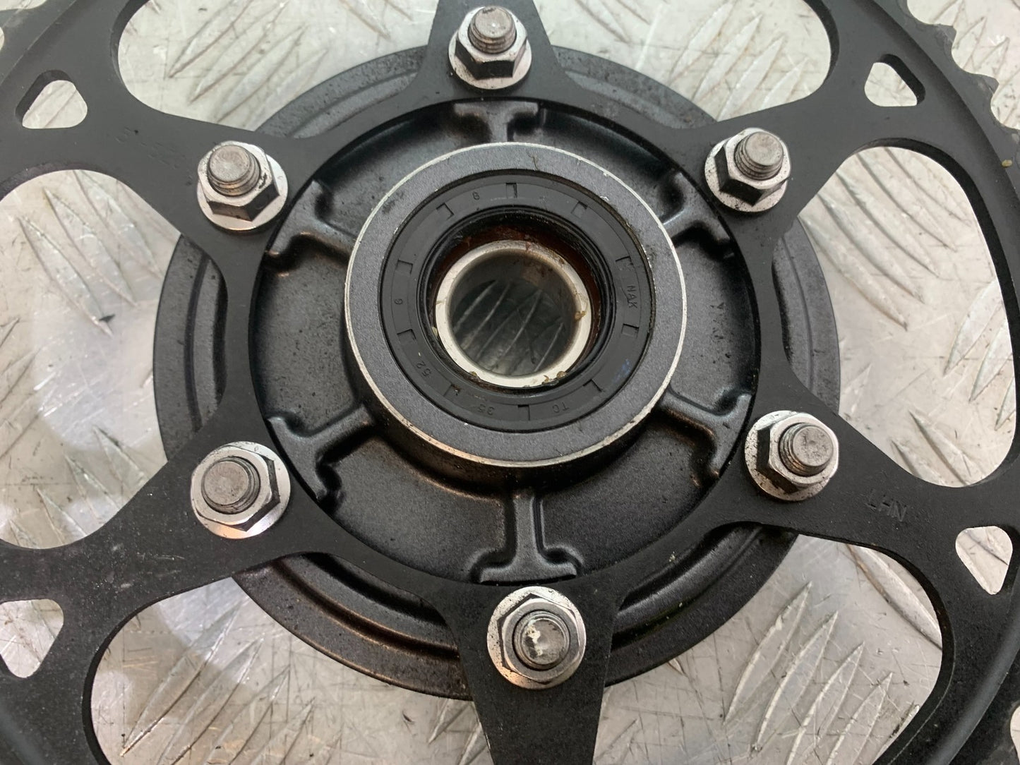 TRIUMPH TRIDENT 660 SPROCKET CARRIER  YEAR 2021-2024 (CMB1295)
