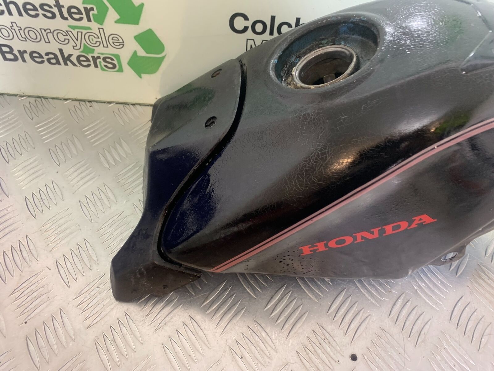 HONDA CBR125 CBR 125 PETROL TANK YEAR 2004-06  (CMB1040)