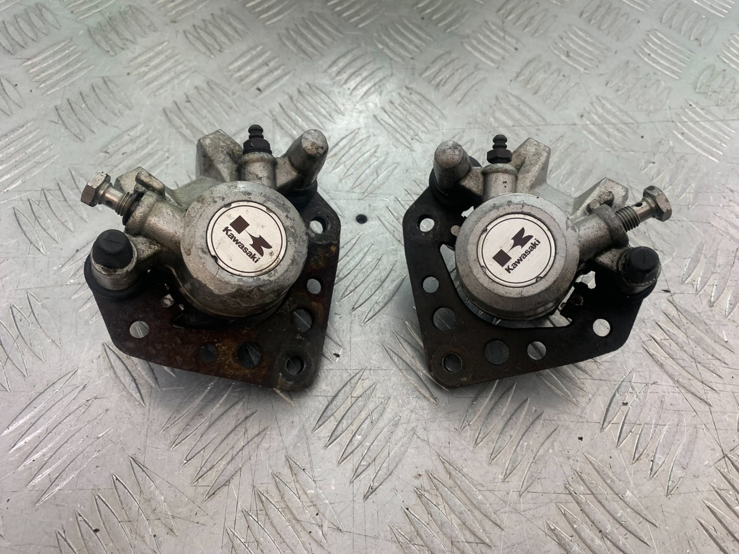 KAWASAKI GPZ600 GPZ 600 FRONT BRAKE CALIPERS   YEAR 1988-90 (CMB1258)