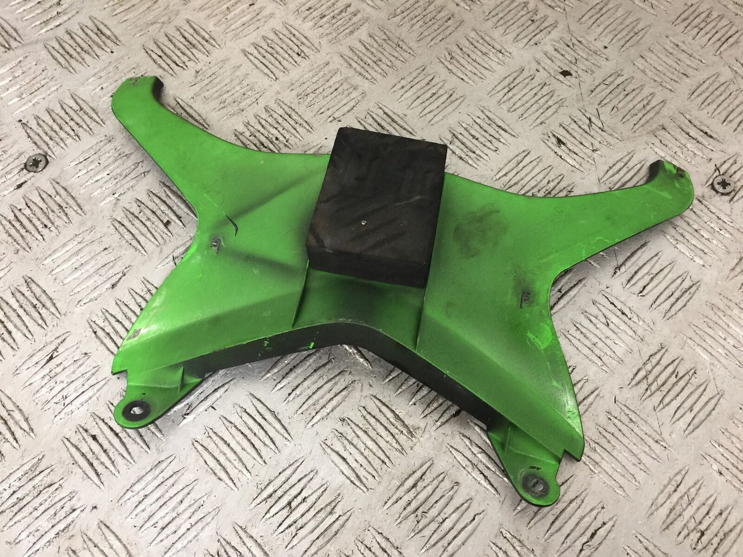 KAWASAKI ZX6R TAIL PIECE JOINER YEAR 2009-2012  (STOCK 897)