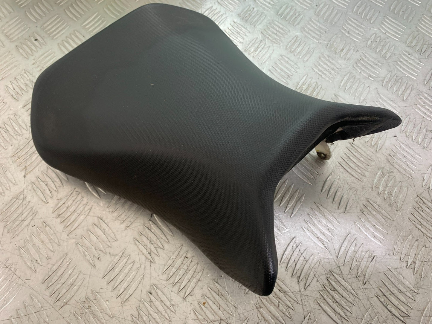 SUZUKI SV1000 SV 1000 FRONT SEAT YEAR 2003-2007 (CMB1293)