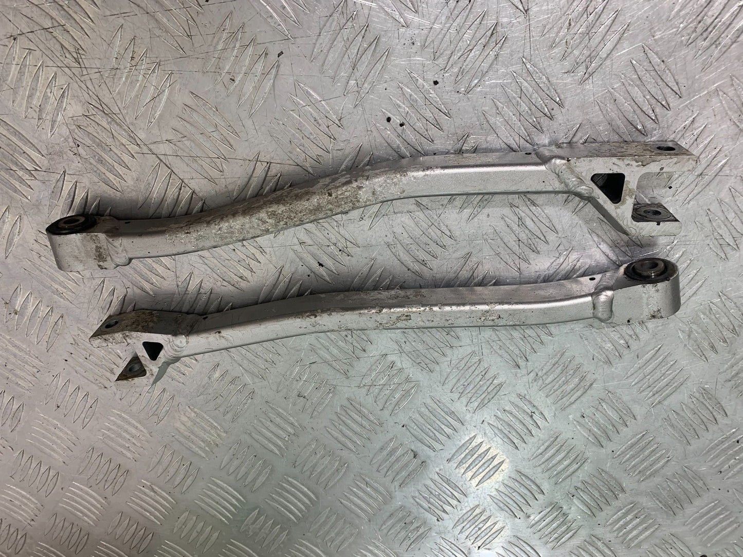 KAWASAKI GTR1400 GTR 1400 2X BRAKE ARMS  YEAR 2007-2009 (CMB1306)