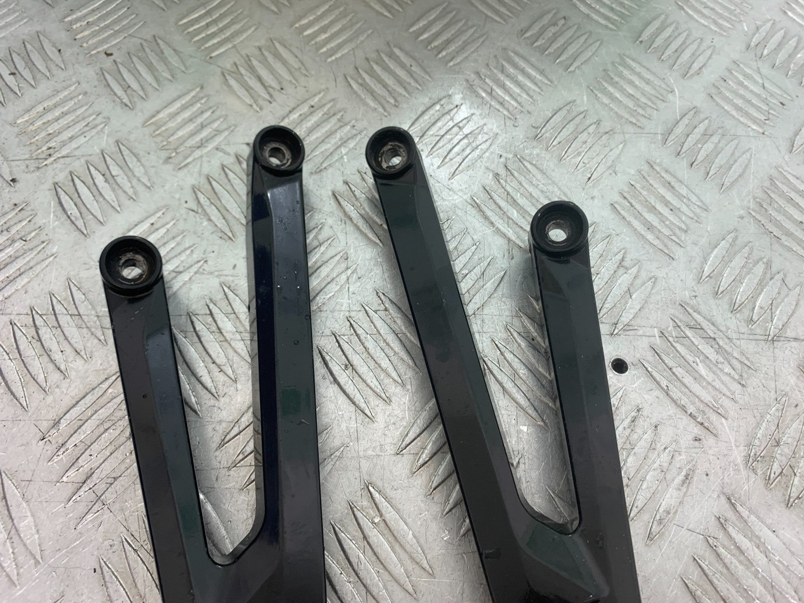 BMW S1000 RR REAR HANGER AND PEGS  YEAR 2015-2018 (CMB1246)