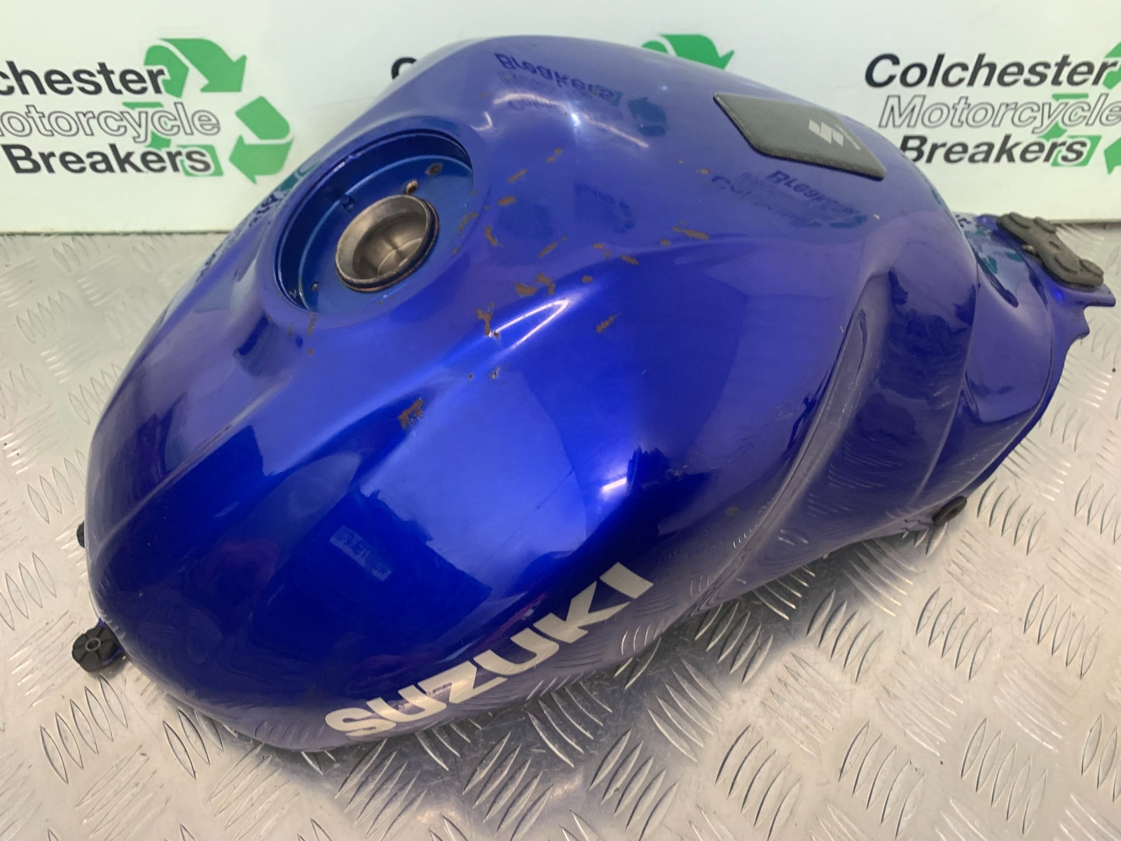 SUZUKI SV1000 SV 1000 K4 PETROL TANK YEAR 2004 (STOCK 990)