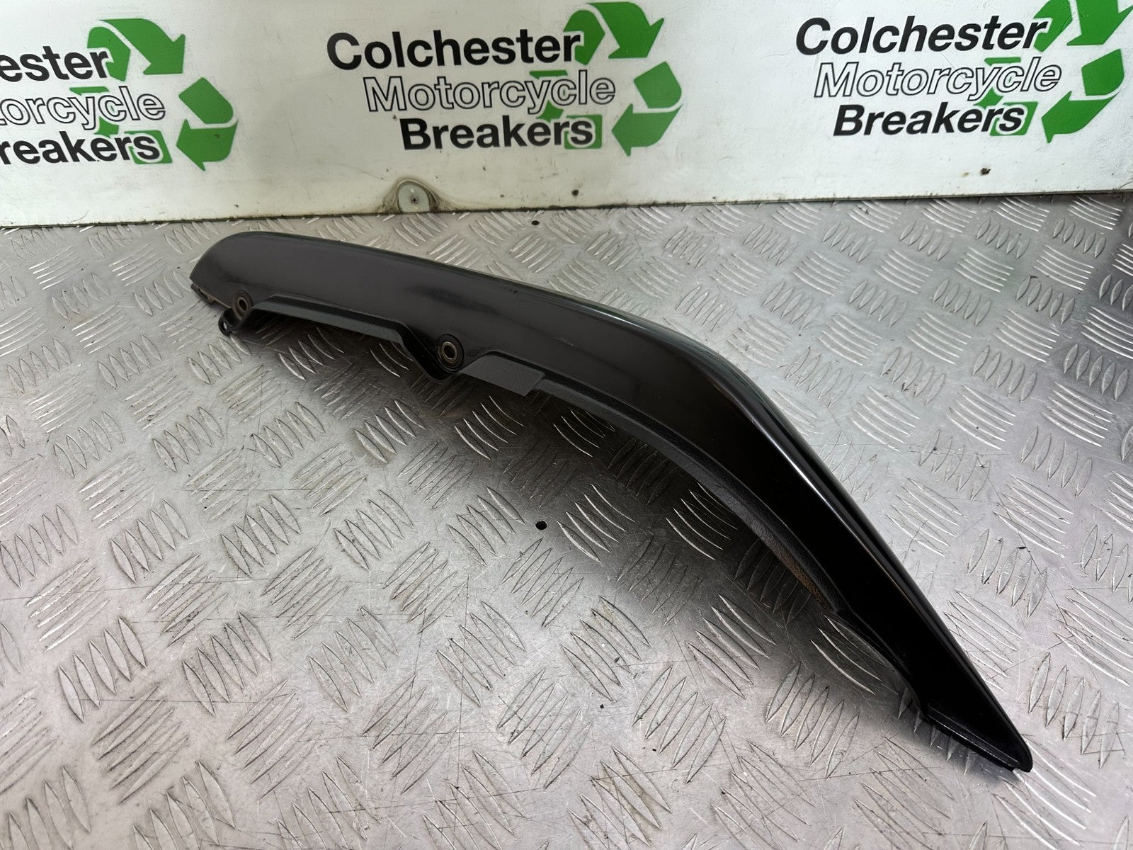 KAWASAKI ER6 F ER6F LEFT SEAT PANEL YEAR 2005-2008 (CMB1178)