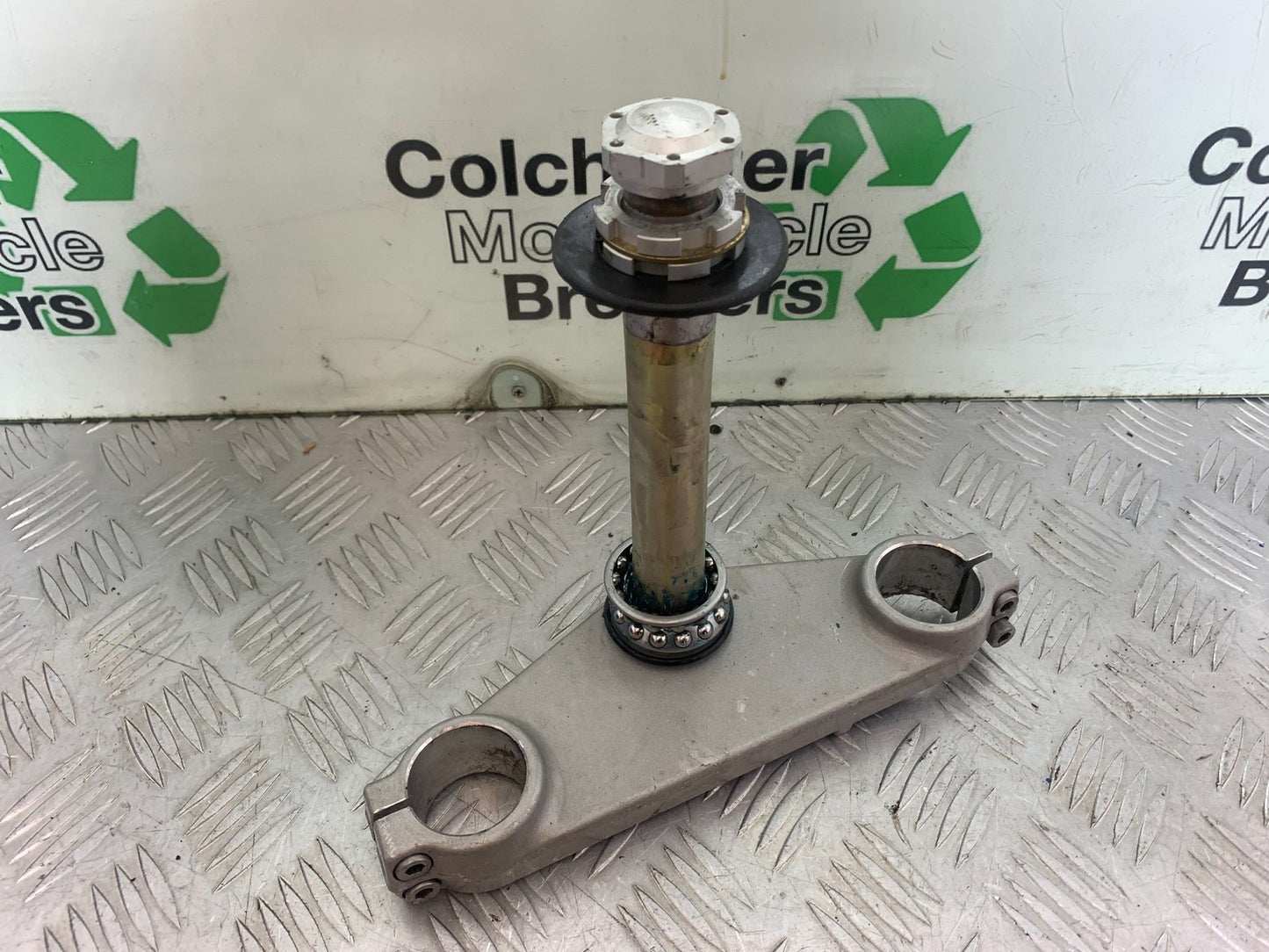 TRIUMPH 1050 SPRINT ST BOTTOM YOKE   YEAR 2004-2007 (CMB1197)