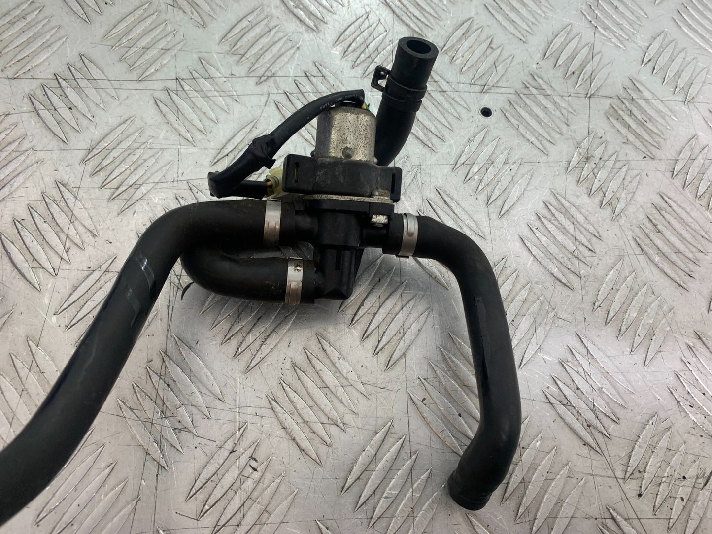 KTM 990 SUPER DUKE AIR VALVE  YEAR 2007-2011  (CMB1207)