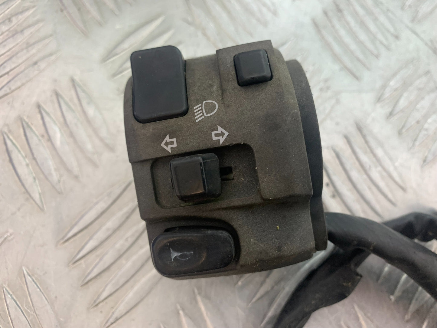 KAWASAKI ZX6R LEFT SWITCH GEAR  YEAR 2009-2012 (CMB1136)