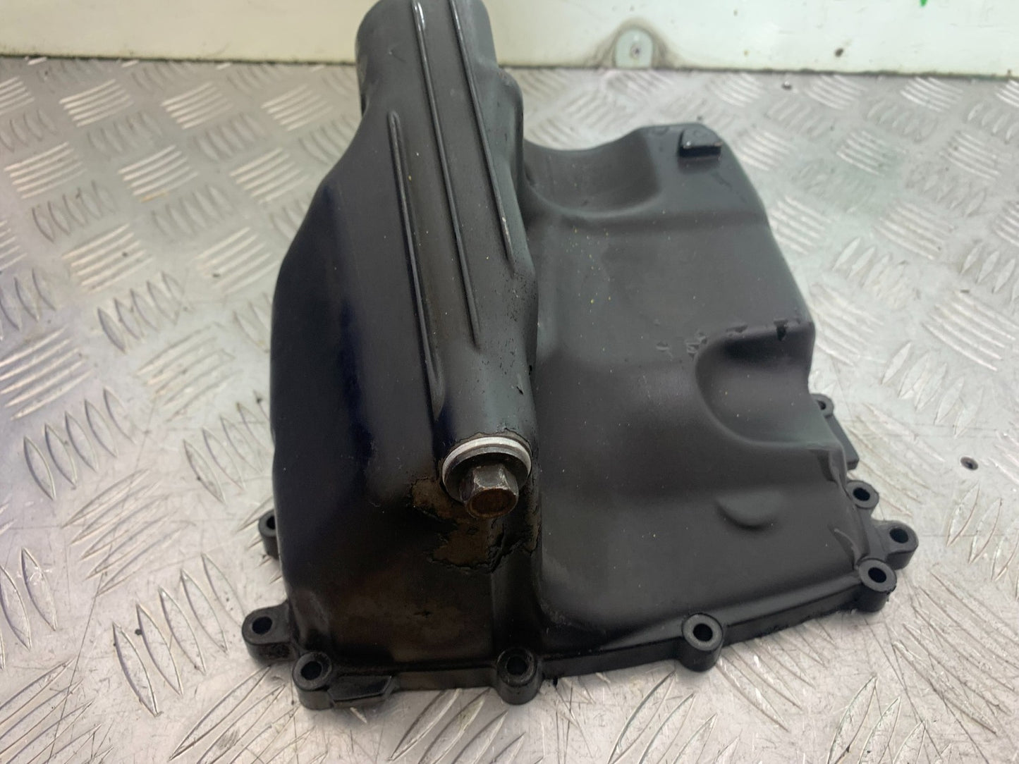 TRIUMPH 675 STREET TRIPLE R SUMP YEAR 2012 (CMB1221)