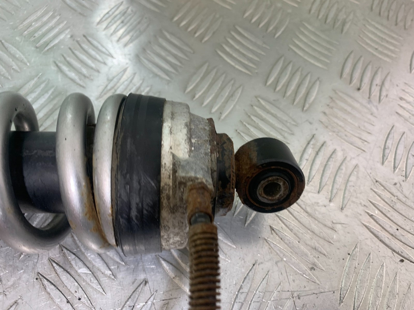 KAWASAKI GTR1400 GTR 1400 REAR SHOCK   YEAR 2007-2009 (CMB1174)