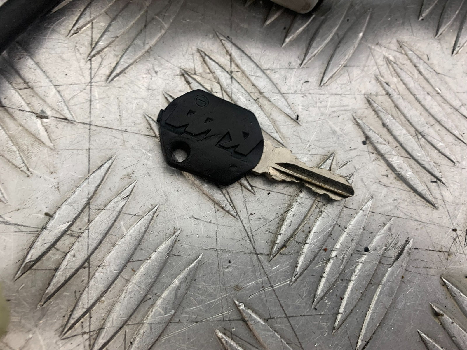 KTM 990 SUPER DUKE ECU LOCKS KEY  YEAR 2007-2011  (CMB1207)