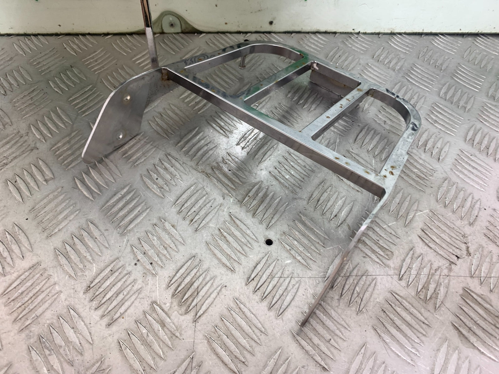 HONDA VTX1300 S-6 BACK REAR PAD RACK AND BRACKETS    YEAR 2004-09 (CMB1159)