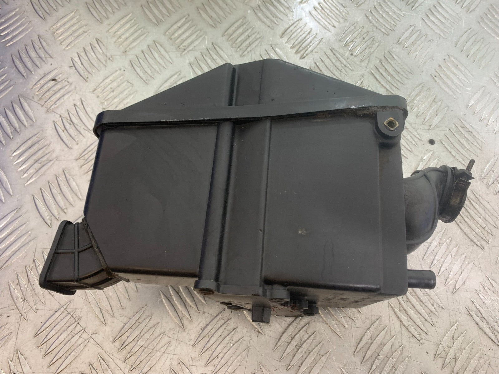 BENELLI BN125 BN 125 AIRBOX  YEAR 2018-2021 (CMB1245)