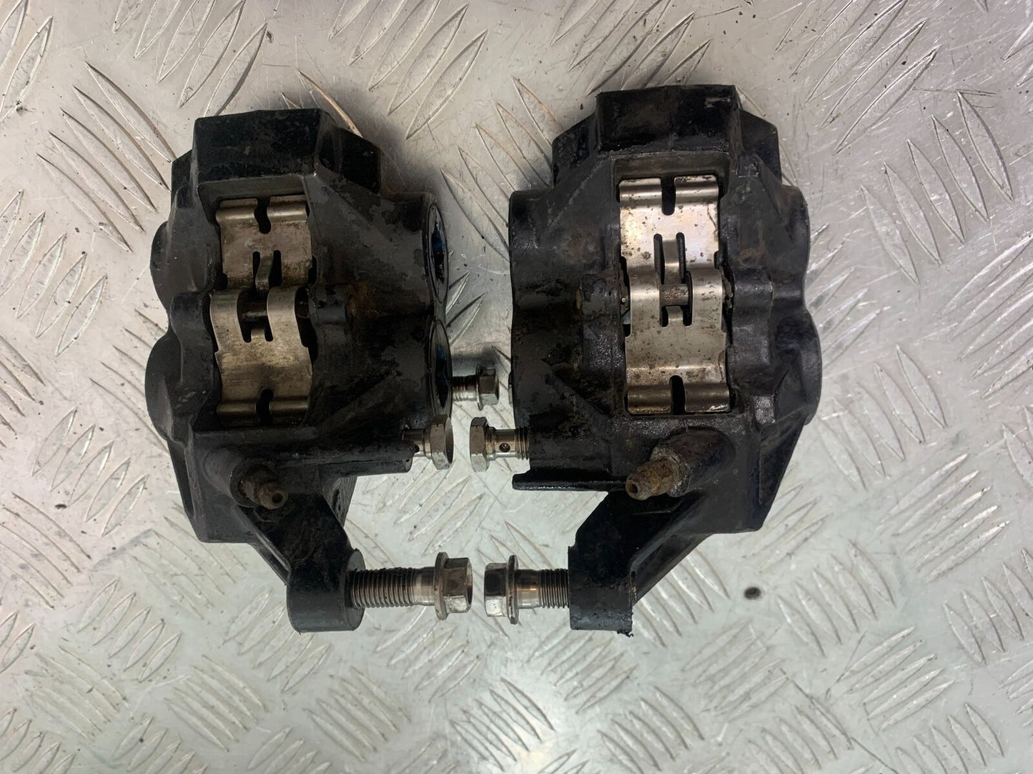 YAMAHA XJR1300 XJR 1300 FRONT BRAKE CALIPERS YEAR 1999-2003 (CMB1119)