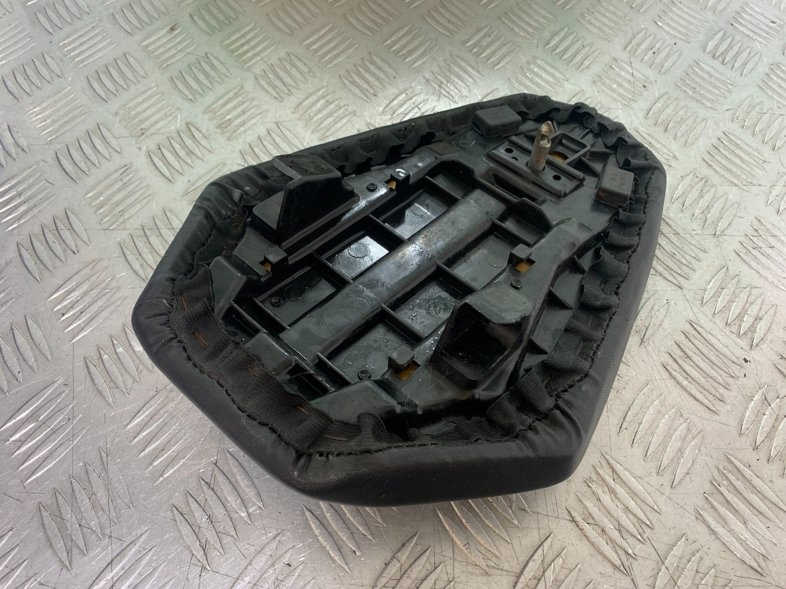 KTM DUKE 125 REAR SEAT  YEAR 2017-2022 (CMB1222)