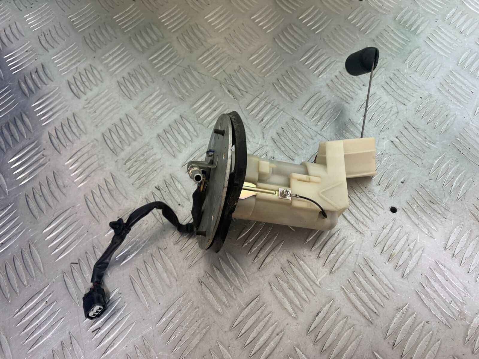 HONDA CBR650 F CBR 650F PETROL PUMP YEAR 2014-17  (CMB1130)