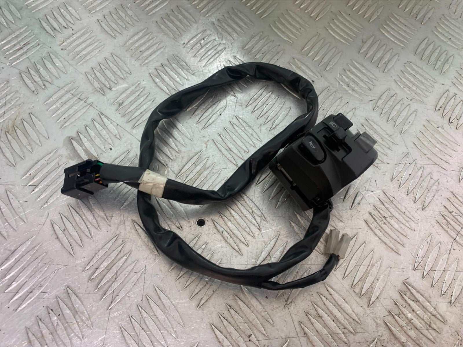 KAWASAKI GTR1400 GTR 1400 LEFT SWITCH GEAR   YEAR 2007-2009 (CMB1174)