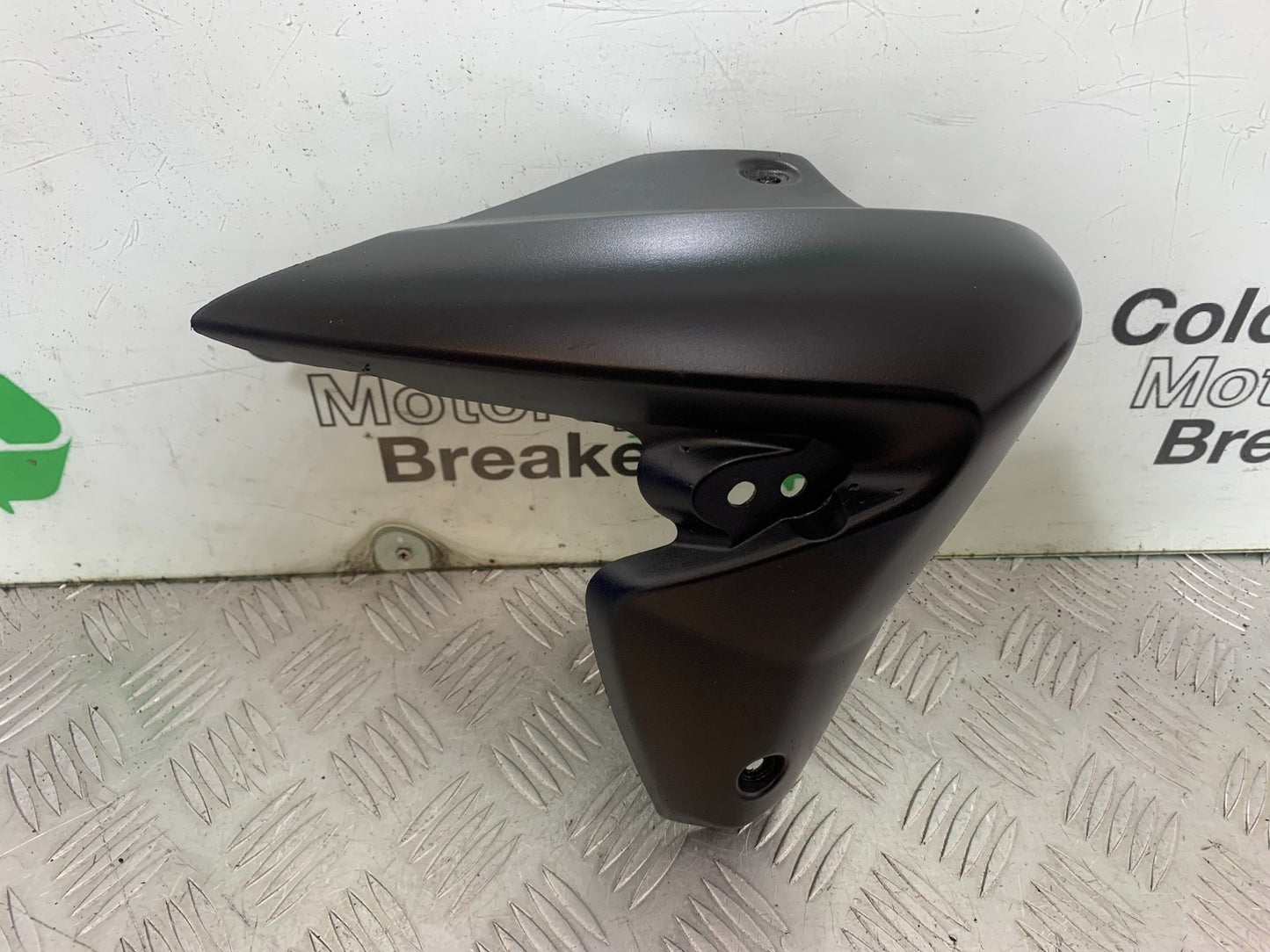 TRIUMPH SPEED TRIPLE R 1050 RIGHT RADIATOR COVER  2009 (CMB1183)