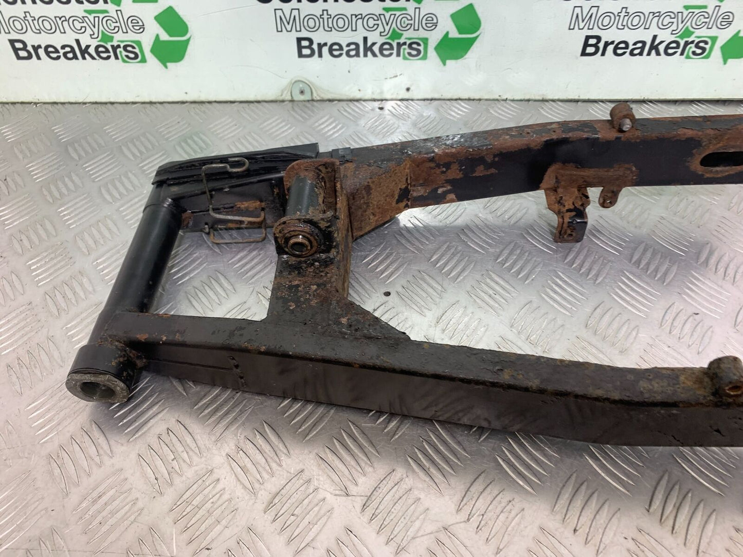 KAWASAKI Z750 Z 750 SWINGARM  YEAR 2004-2006  (CMB1104)