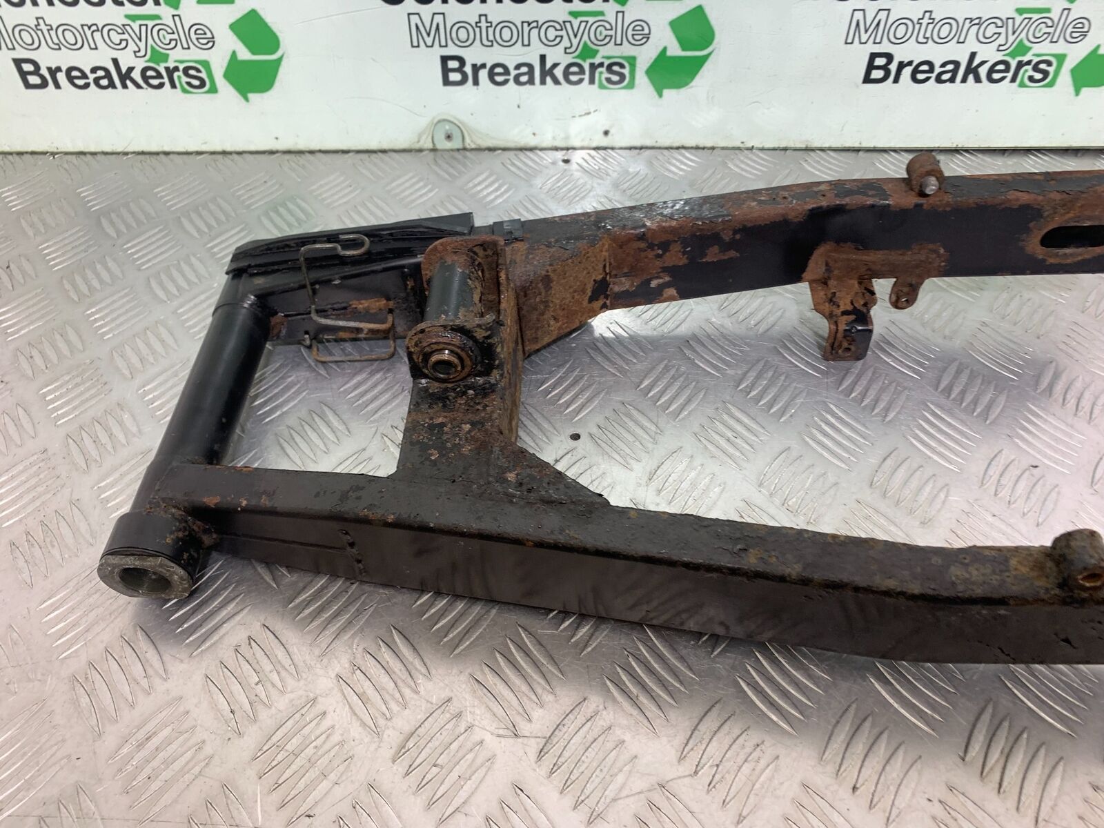 KAWASAKI Z750 Z 750 SWINGARM  YEAR 2004-2006  (CMB1104)