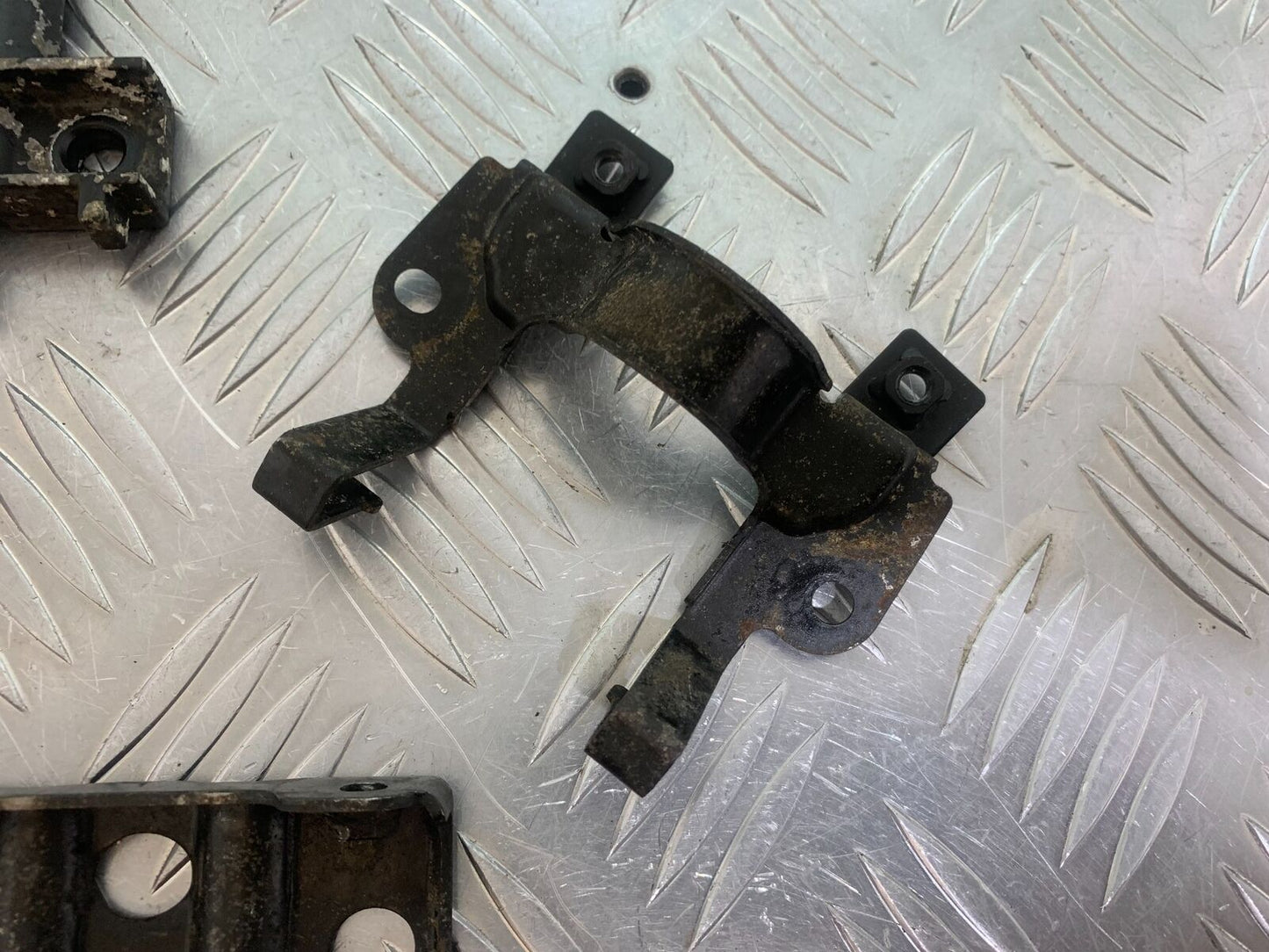 KAWASAKI ZR 750 ZEPHYR FRAME BRACKETS  YEAR 1991-95 (CMB1008)