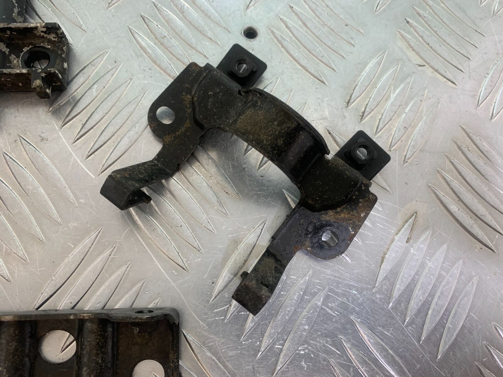 KAWASAKI ZR 750 ZEPHYR FRAME BRACKETS  YEAR 1991-95 (CMB1008)