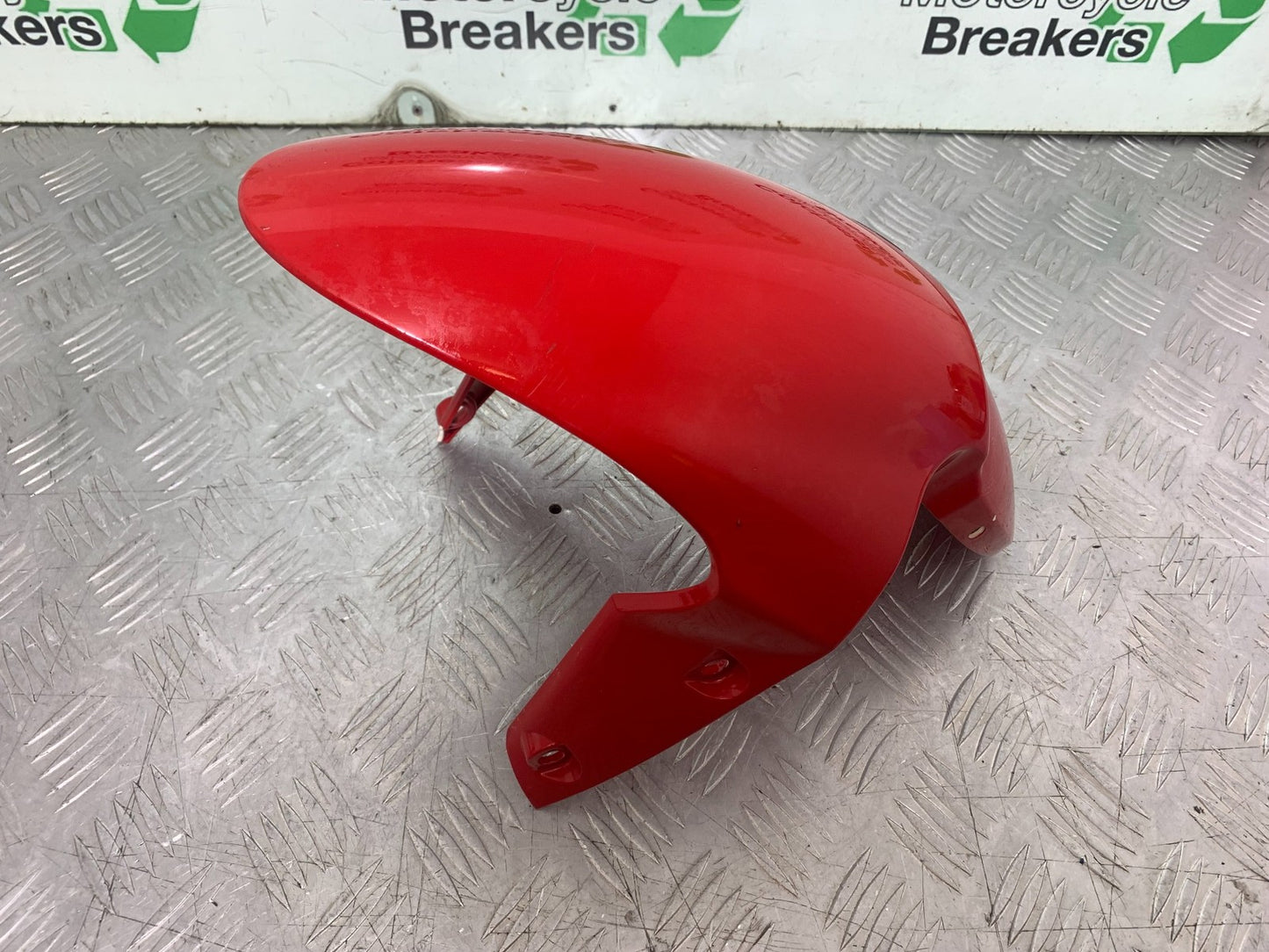 TRIUMPH 675 STREET TRIPLE R FRONT MUDGUARD (DAMAGED) YEAR 2013 - 2016 (CMB1221)