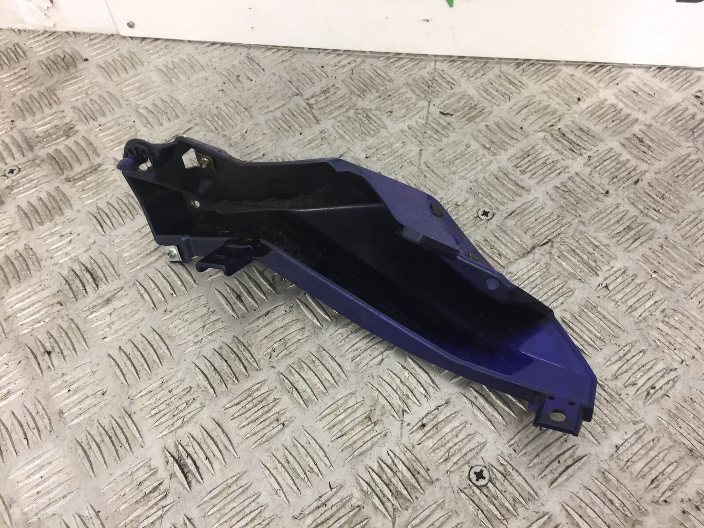 YAMAHA MT07 MT-07 TRACER LEFT TAIL PIECE  YEAR 2017