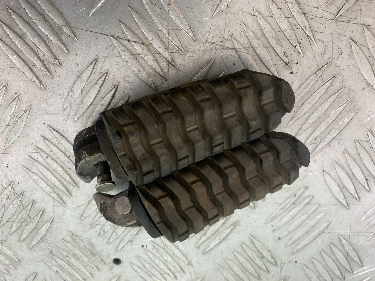 TRIUMPH TIGER 800 XRT REAR FOOTPEGS  2018-2020 (CMB1193)