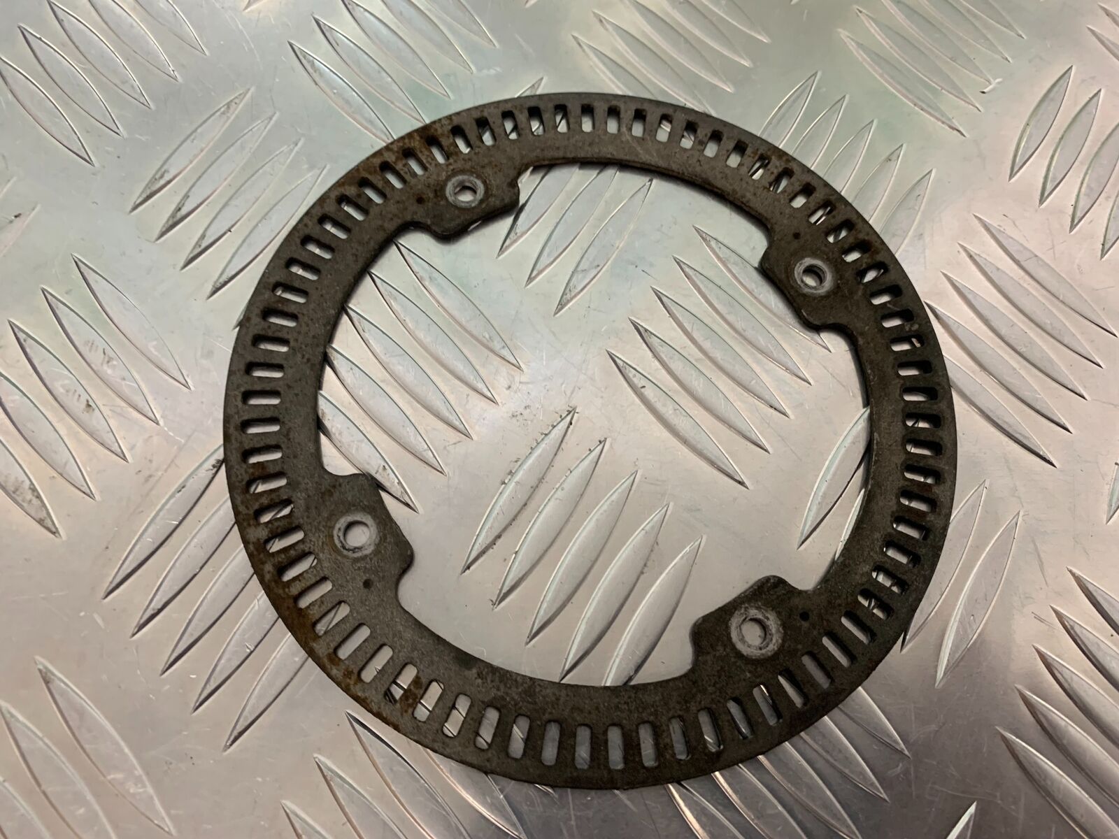 TRIUMPH TIGER 800 XCA REAR ABS RING GEAR   YEAR 2015-2017 (STOCK 940)