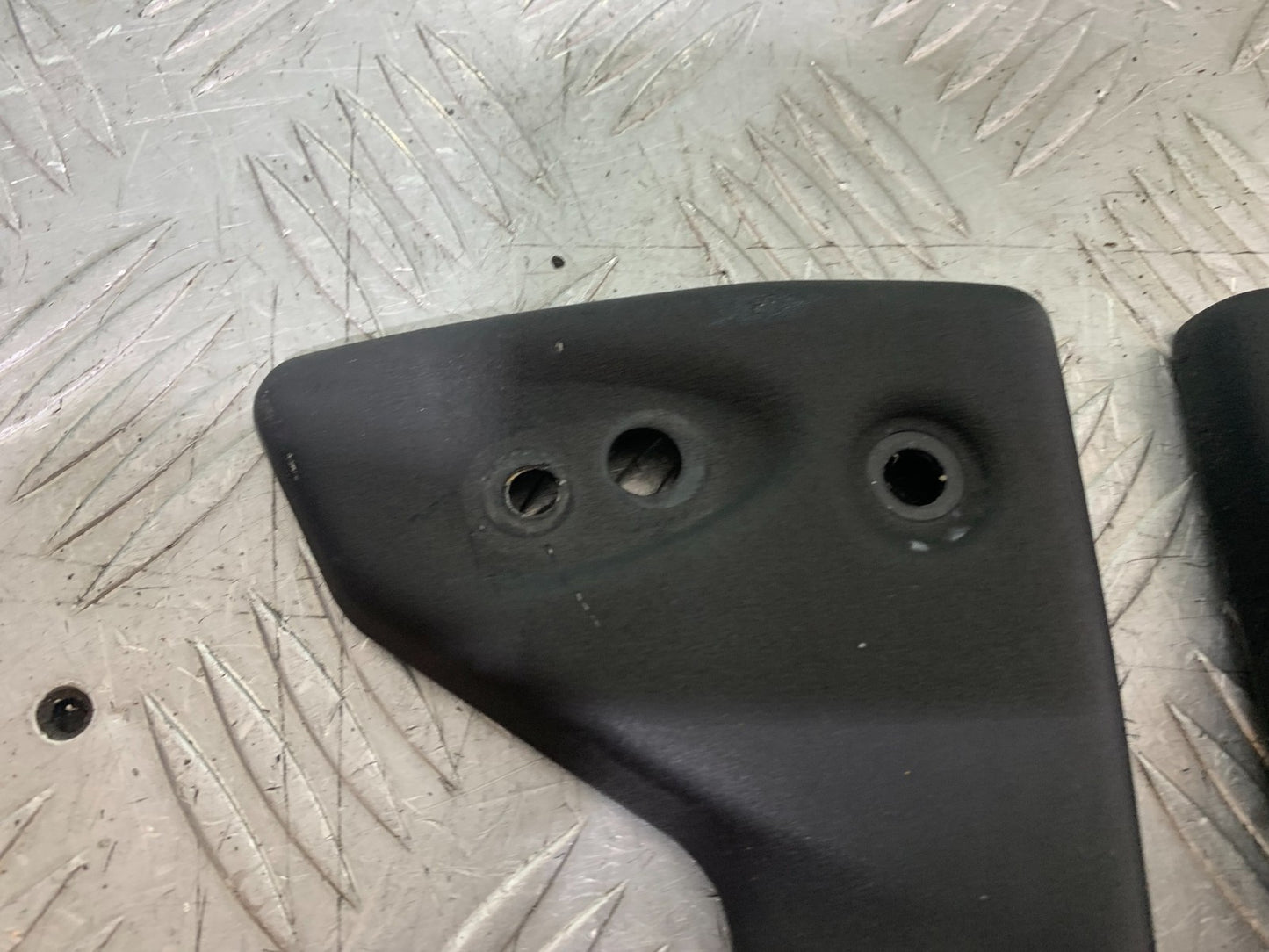 TRIUMPH 1050 SPEED TRIPLE RADIATOR COVERS  YEAR 2005-2007 (CMB1322)