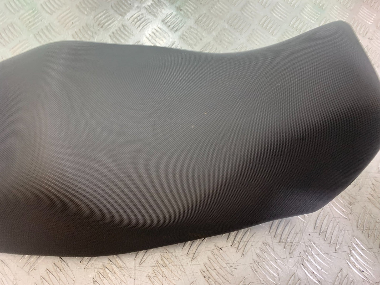 TRIUMPH 1050 SPRINT ST SEAT  2003-2011 (CMB1285)