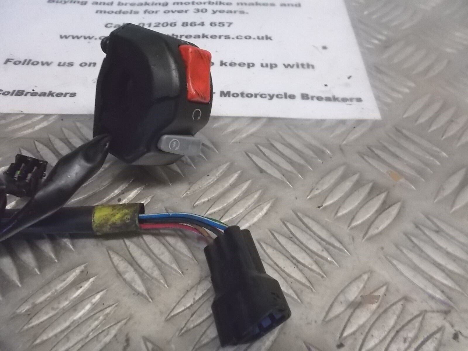 KAWASAKI Z1000 SX RIGHT SWITCH GEAR  YEAR 2012