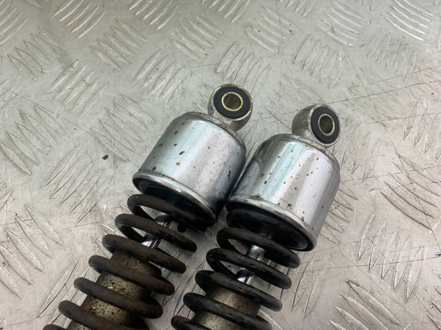 SUZUKI GP100 GP 100 REAR SHOCKS  YEAR 1978-1988 (CMB1259)