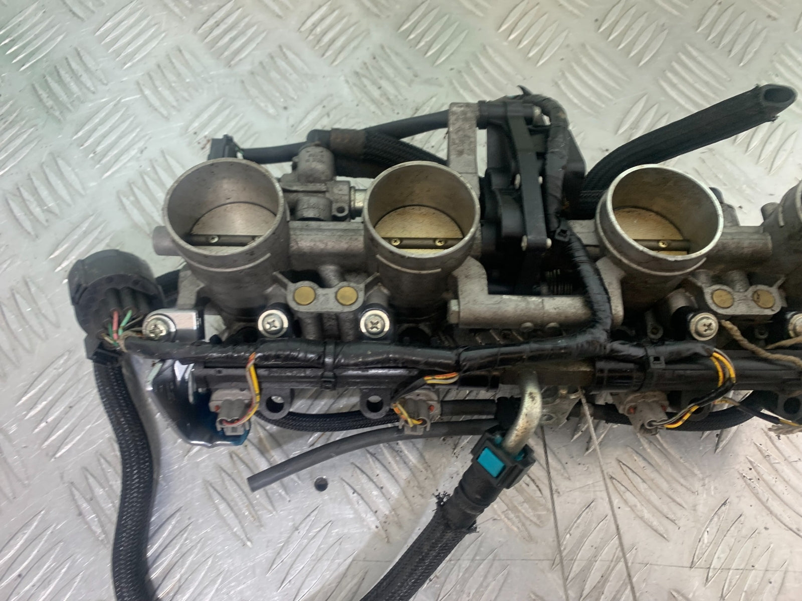 SUZUKI GSF650 GSF 650 THROTTLE BODIES  YEAR 2007-2009  (CMB1161)