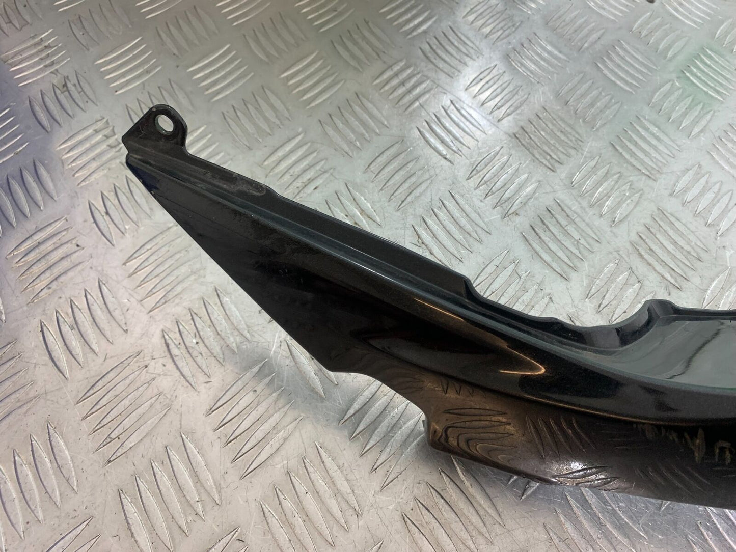 KAWASAKI Z650 ER650 KNFAN LEFT SEAT PANEL  YEAR 2022-2024 (CMB1112)