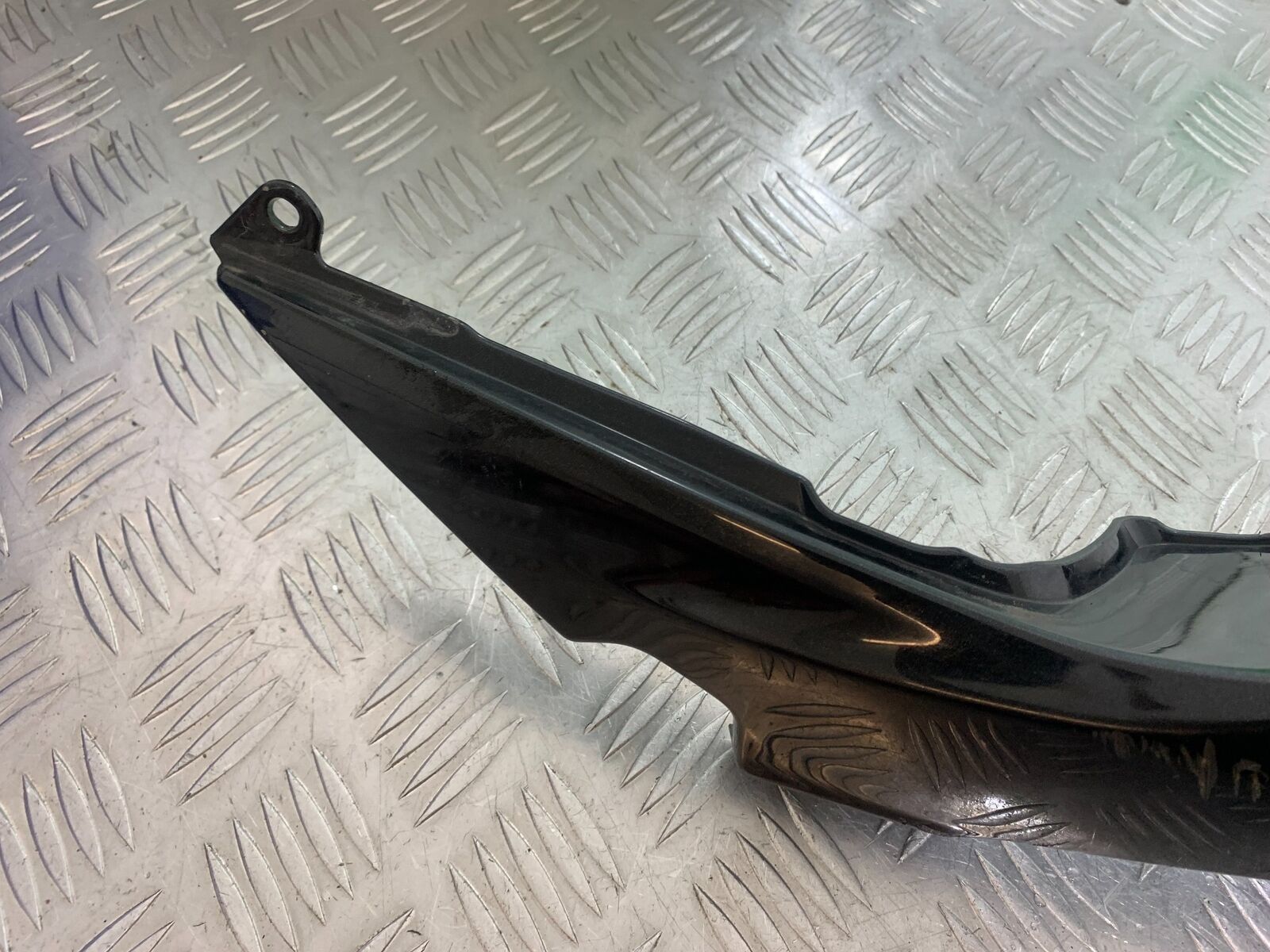 KAWASAKI Z650 ER650 KNFAN LEFT SEAT PANEL  YEAR 2022-2024 (CMB1112)