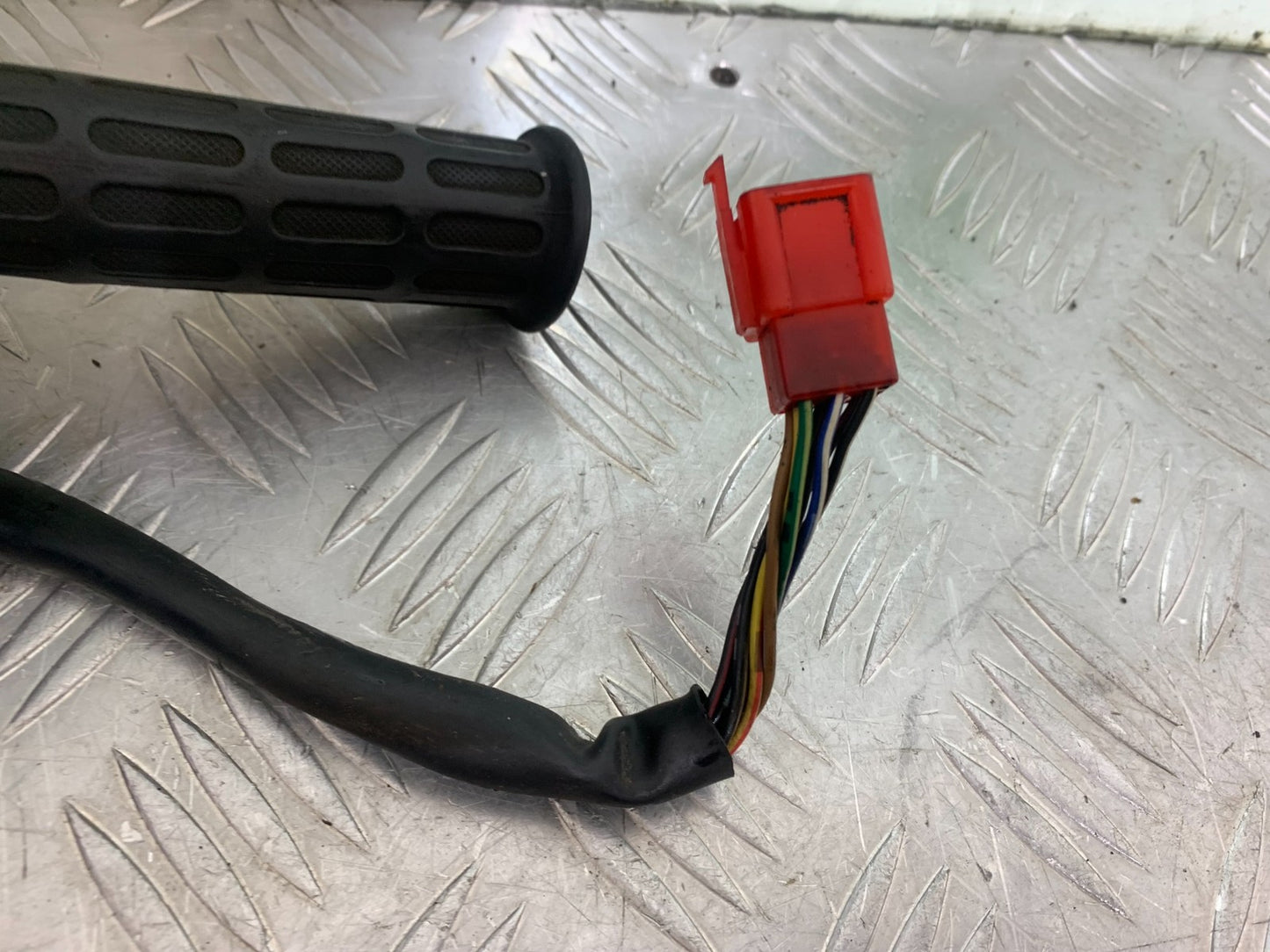 HONDA NT650 V DEAUVILLE RIGHT SWITCH GEAR   YEAR 1999 (CMB1268)