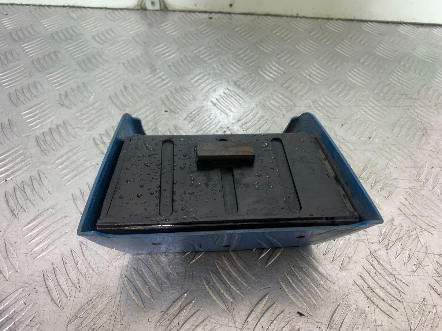 SUZUKI GP100 GP 100 TAIL PIECE   YEAR 1978-1988 (CMB1259)