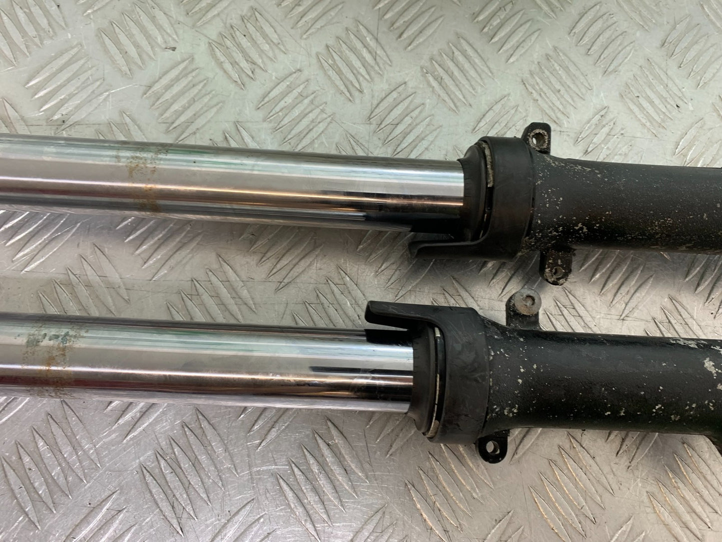 HONDA CBF500 CBF 500 FORKS YEAR 2004-2008  (CMB1294)
