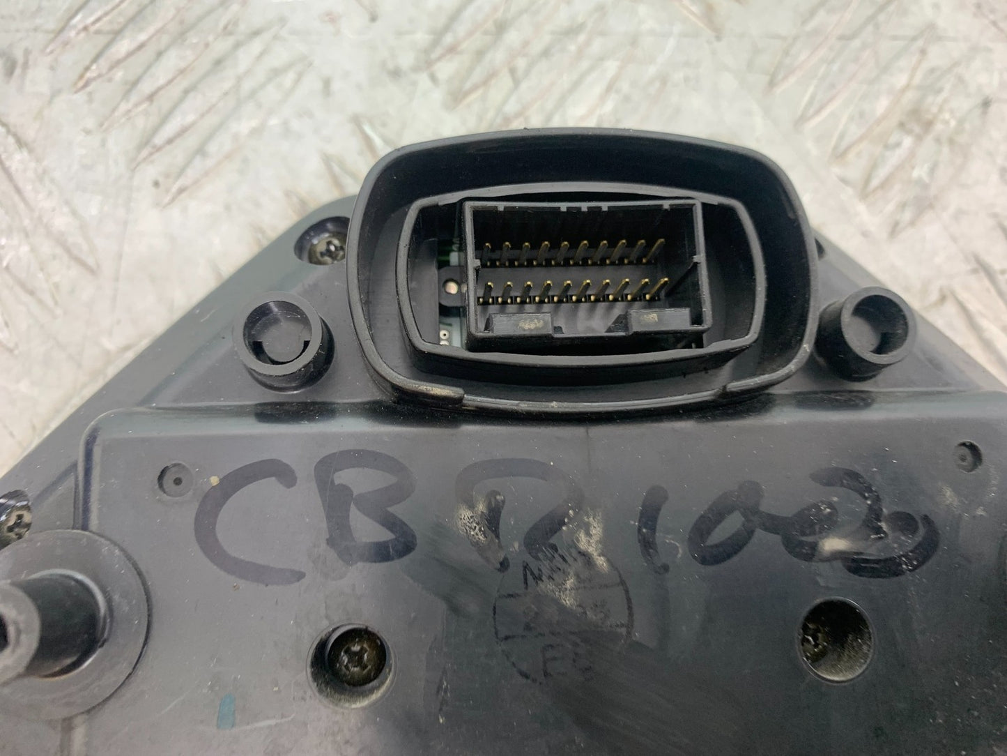 HONDA CBR1000 rr FIREBLADE CLOCKS SPEEDO DASH    YEAR 2006 (CMB1220)