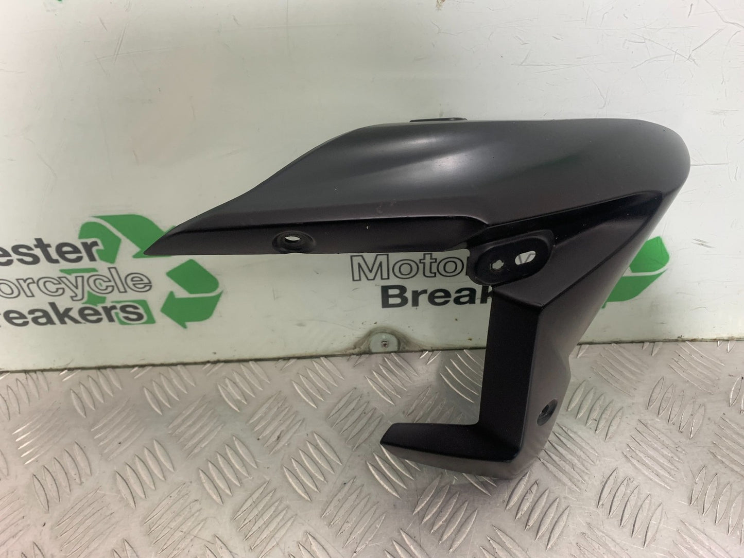 TRIUMPH 675 STREET TRIPLE RX RIGHT RADIATOR COWL  2015-2017 (CMB1299)