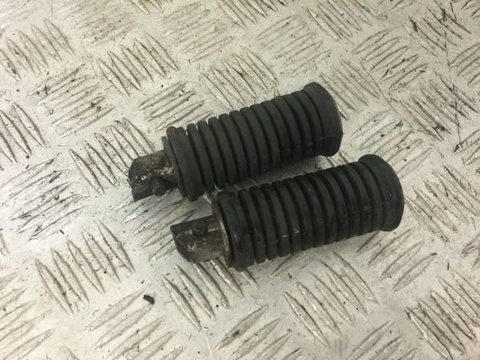 SUZUKI GZ125 GZ 125 MARAUDER REAR PEGS  YEAR 1998 2002  (STOCK 652)